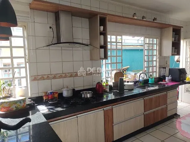 Casa com 250m² 3 quartos e 3 banheiros, à venda, no bairro Jardim Amaryllis em Poços de Caldas