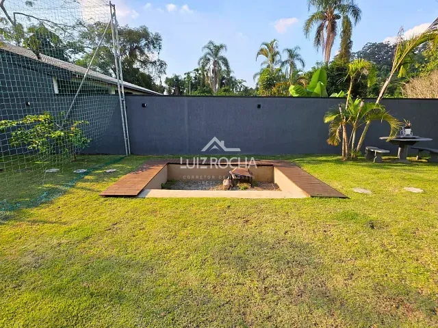 Casa com 1800m² 4 quartos e 9 banheiros, à venda, no bairro São Paulo II em Cotia