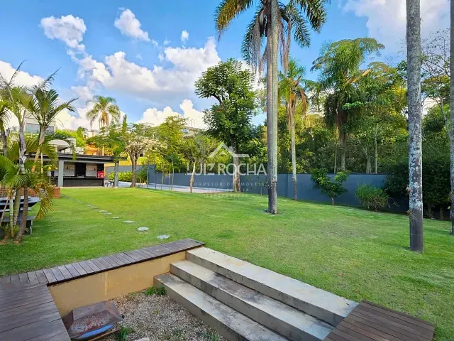 Casa com 1800m² 4 quartos e 9 banheiros, à venda, no bairro São Paulo II em Cotia