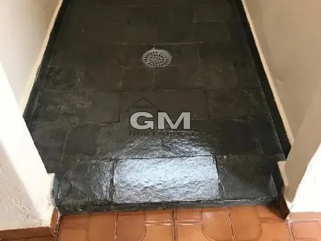 Casa com 230m² 3 quartos e 2 banheiros, à venda, no bairro Vila Tibério em Ribeirão Preto
