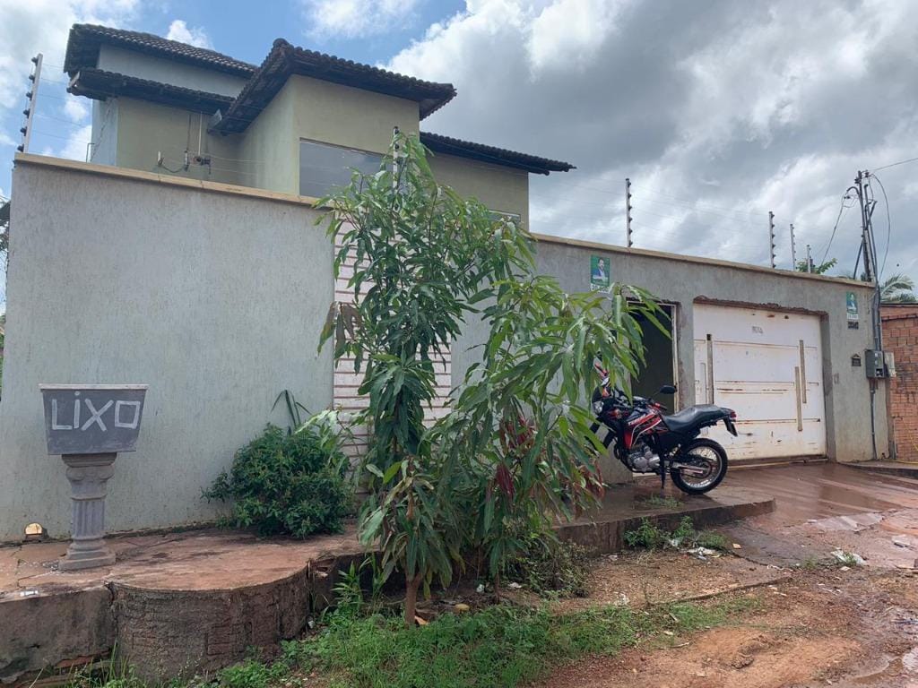 Casa à venda e aluguel com 2 quartos, 200m² - Foto 2