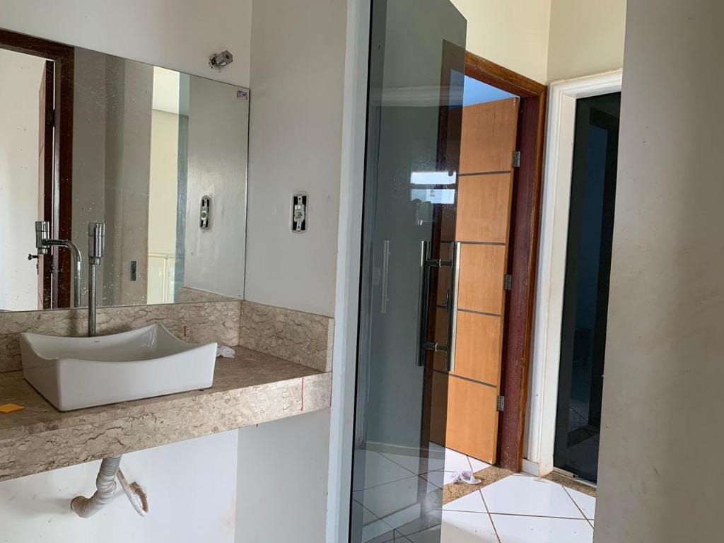Casa à venda e aluguel com 2 quartos, 200m² - Foto 13