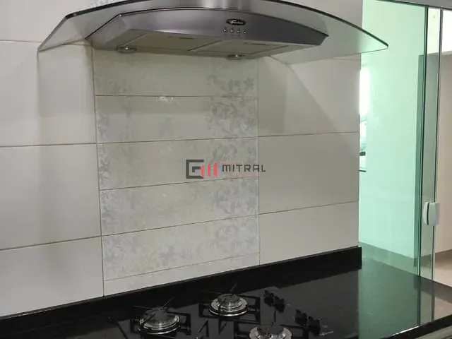 Casa com 420m² 3 quartos e 3 banheiros, à venda, no bairro Califórnia em Londrina