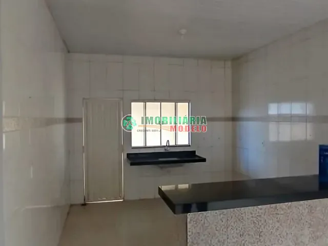 Casa 3 quartos e 1 banheiro, para alugar, no bairro Jardim Tropical II em Canarana