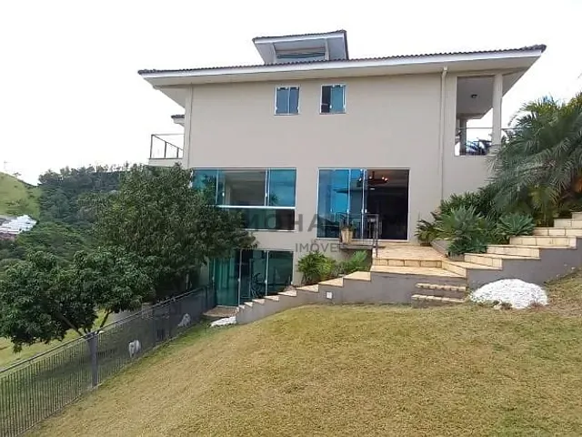 Casa com 1350m² 4 quartos e 3 banheiros, à venda, no bairro Pinheirinho em Itajubá