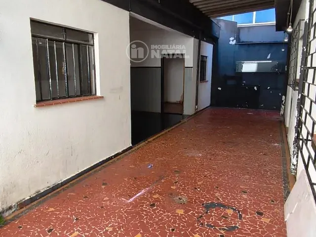Casa com 250m² 4 quartos e 2 banheiros, para alugar, no bairro Vila Larsen 1 em Londrina
