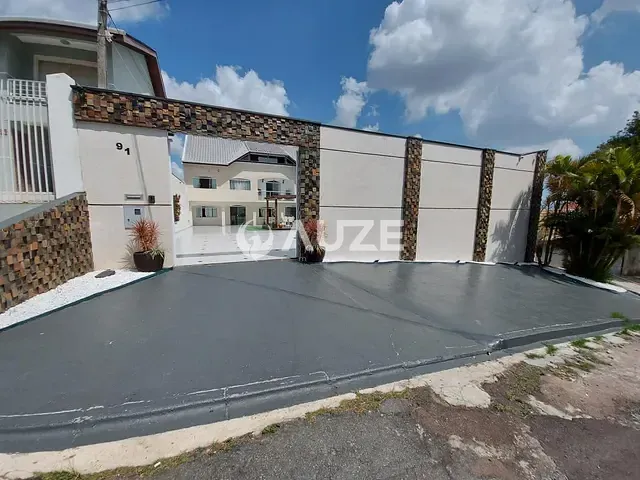 Casa com 500m² 5 quartos e 3 banheiros, à venda, no bairro Campo Comprido em Curitiba
