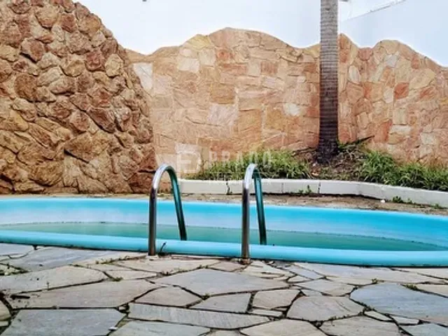 Casa 4 quartos e 3 banheiros, à venda, no bairro Centro em Pelotas
