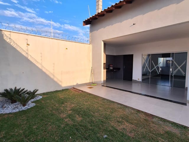 Casa 3 quartos e 2 banheiros, à venda, no bairro Vila Nasser em Campo Grande