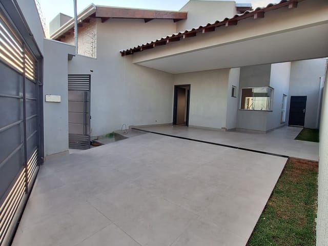 Casa 3 quartos e 2 banheiros, à venda, no bairro Vila Nasser em Campo Grande