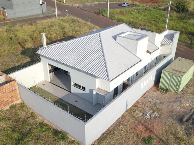 Casa 3 quartos e 2 banheiros, à venda, no bairro Vila Nasser em Campo Grande