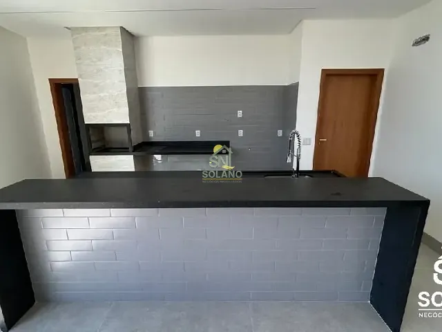 Casa com 177m² 3 quartos e 4 banheiros, à venda, no bairro Jardins Capri em Senador Canedo