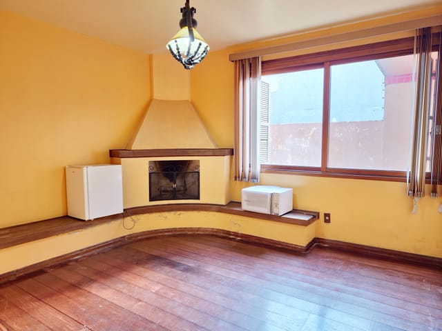 Casa com 435m² 4 quartos e 4 banheiros, à venda, no bairro Centro em Pelotas