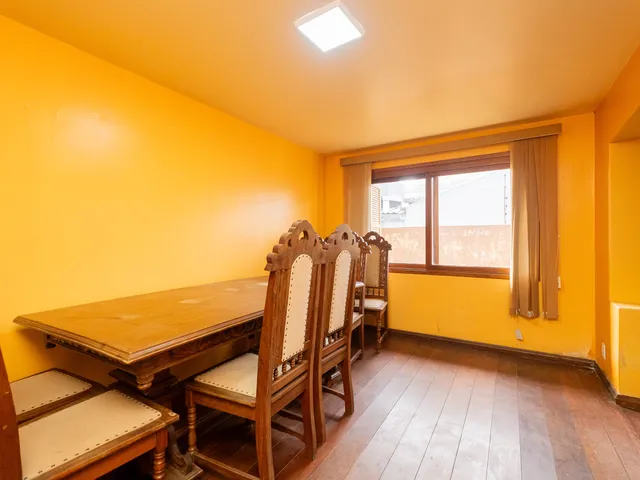 Casa com 435m² 4 quartos e 4 banheiros, à venda ou para alugar, no bairro Centro em Pelotas