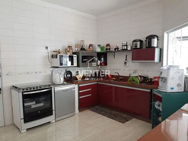 Casa com 500m² 4 quartos e 4 banheiros, à venda, no bairro Piracangaguá em Taubaté