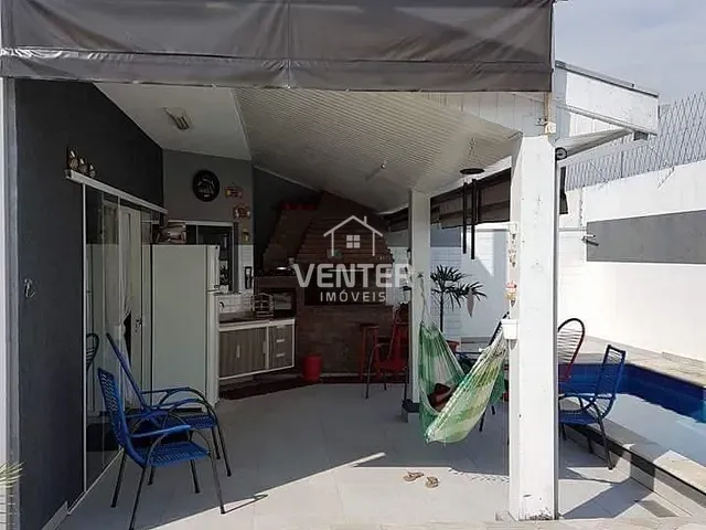 Casa com 500m² 4 quartos e 4 banheiros, à venda, no bairro Piracangaguá em Taubaté