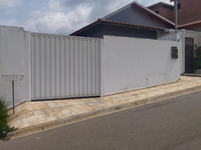 Casa com 150m² 2 quartos e 1 banheiro, à venda, no bairro ExtremaVille em Extrema