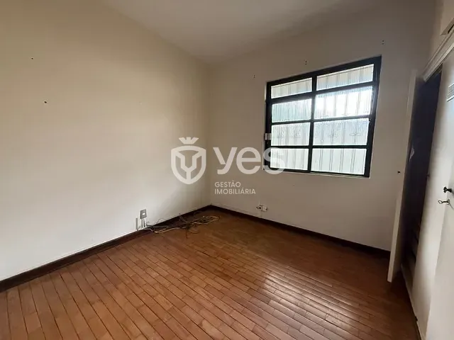 Casa com 368m² 4 quartos e 3 banheiros, à venda, no bairro Centro em Araxá