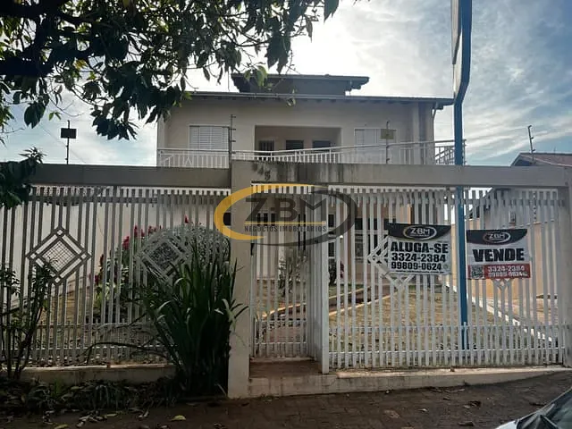 Casa com 453m² 4 quartos e 4 banheiros, à venda, no bairro Petrópolis em Londrina