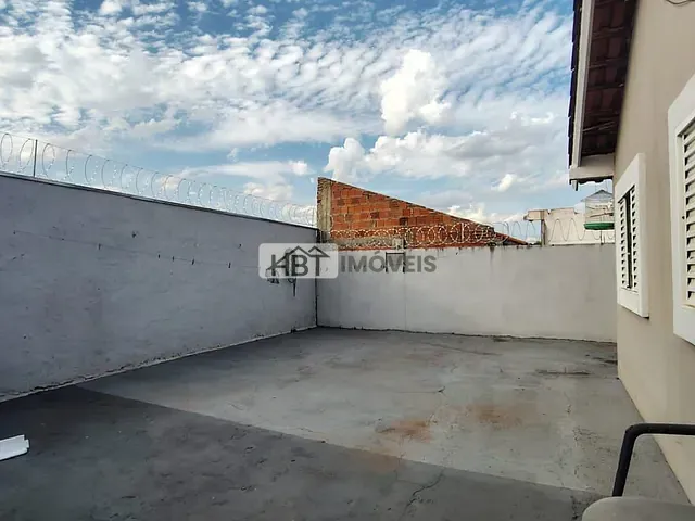 Casa 1 quarto e 2 banheiros, à venda, no bairro Núcleo Habitacional Mary Dota em Bauru