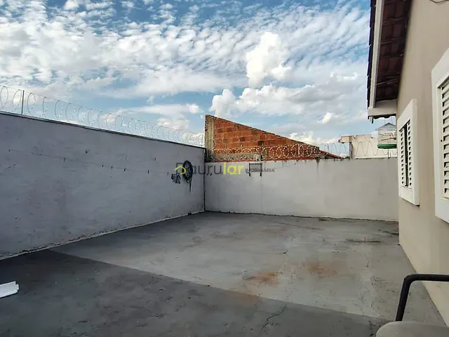 Casa 1 quarto e 2 banheiros, à venda, no bairro Núcleo Habitacional Mary Dota em Bauru