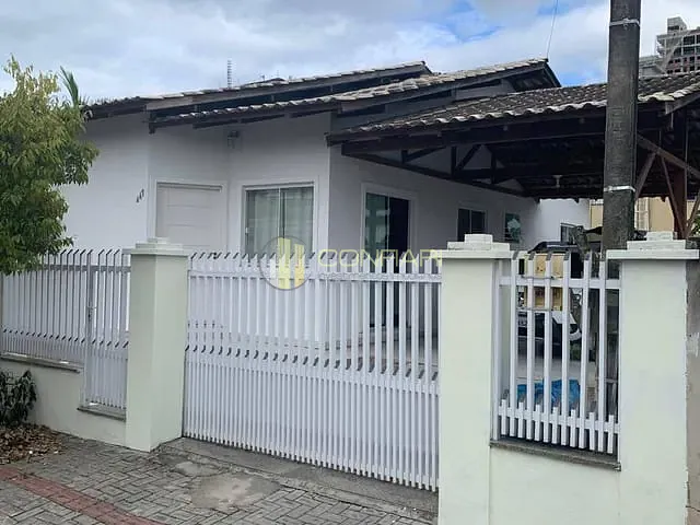 Casa 2 quartos e 1 banheiro, para alugar, no bairro MORRETES em Itapema