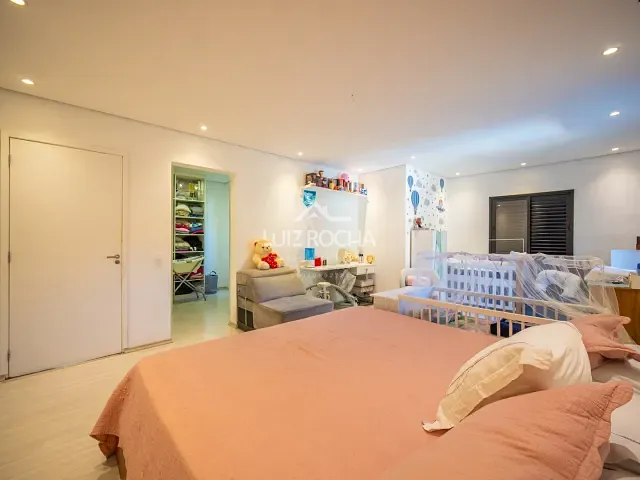 Casa com 700m² 4 quartos e 5 banheiros, à venda, no bairro Jardim do Golf I em Jandira