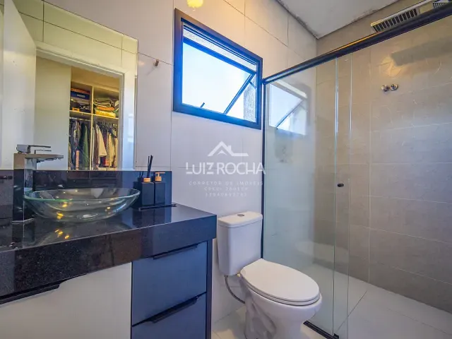 Casa com 700m² 4 quartos e 5 banheiros, à venda, no bairro Jardim do Golf I em Jandira