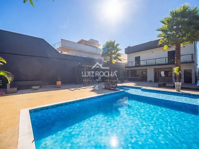 Casa com 700m² 4 quartos e 5 banheiros, à venda, no bairro Jardim do Golf I em Jandira