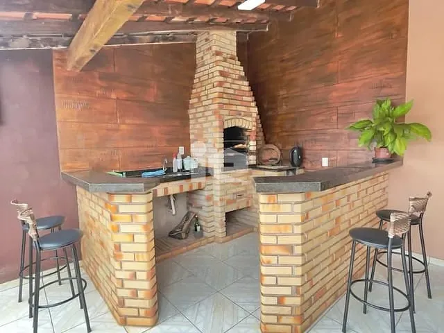Casa com 250m² 3 quartos e 2 banheiros, à venda, no bairro Conjunto Habitacional Santiago em Rolândia