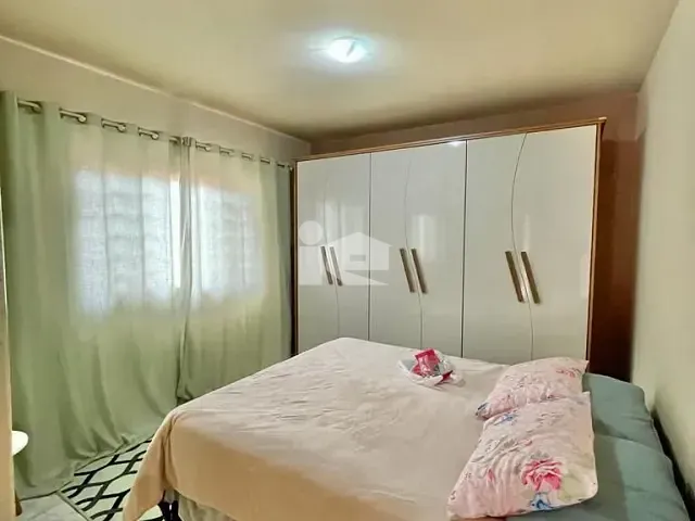 Casa com 250m² 3 quartos e 2 banheiros, à venda, no bairro Conjunto Habitacional Santiago em Rolândia