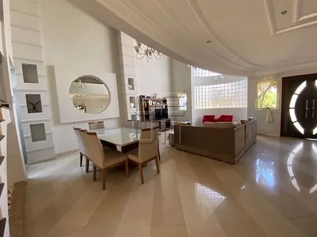 Casa com 506m² 4 quartos e 5 banheiros, para alugar, no bairro Terras de Santana II em Londrina
