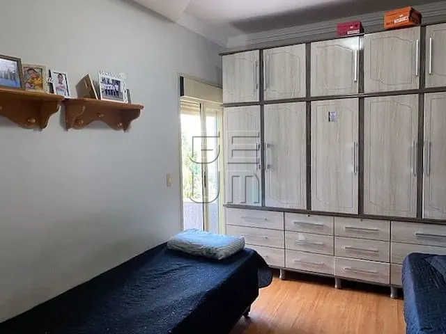 Casa com 506m² 4 quartos e 5 banheiros, para alugar, no bairro Terras de Santana II em Londrina