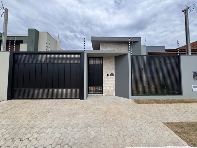 Casa com 307m² 3 quartos e 4 banheiros, à venda, no bairro Jardim Itália em Nova Mutum