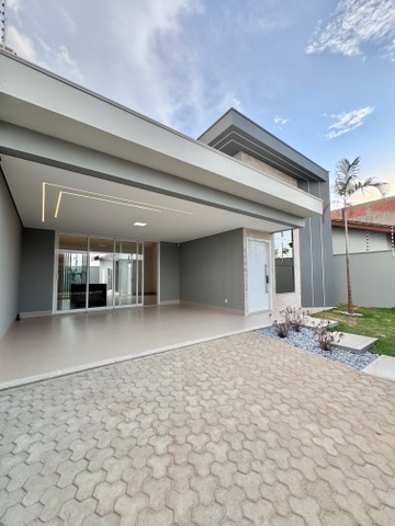 Casa com 307m² 3 quartos e 4 banheiros, à venda, no bairro Jardim Itália em Nova Mutum