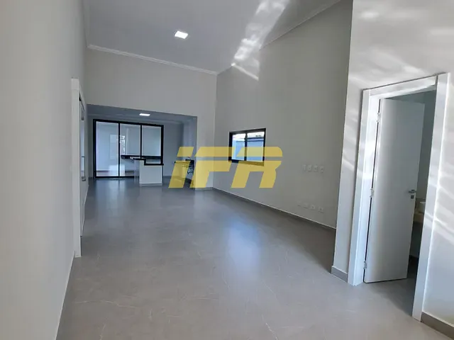 Casa com 300m² 3 quartos e 4 banheiros, à venda, no bairro Condomínio Ouroville em Taubaté