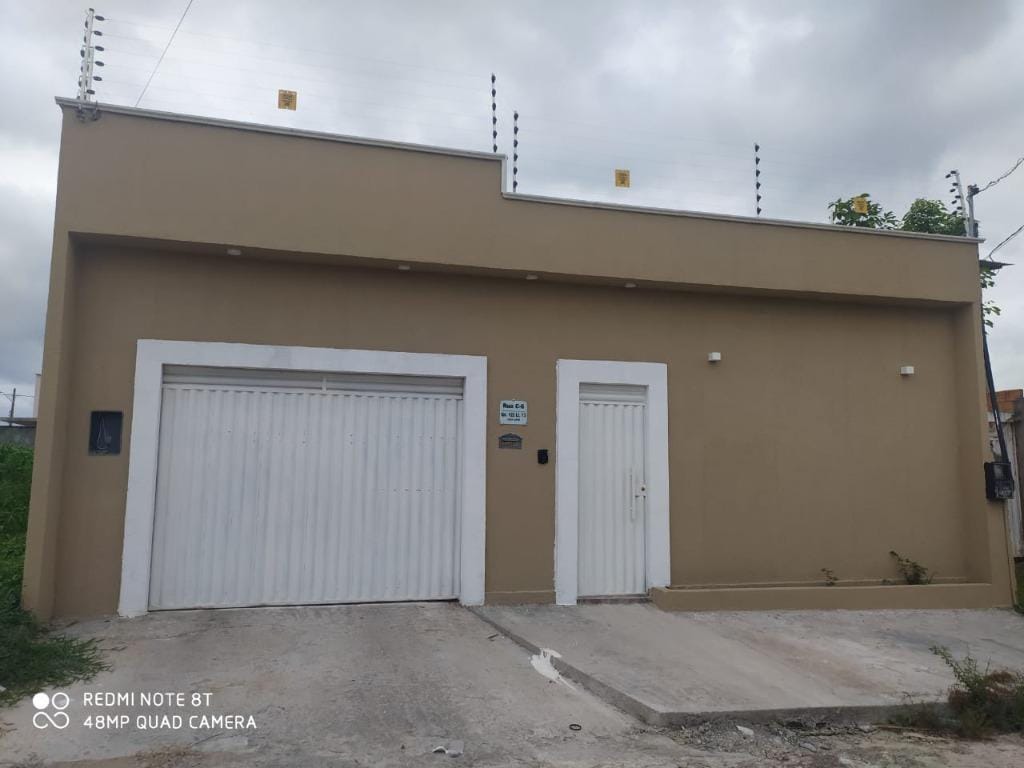 Casa à venda com 2 quartos, 105m² - Foto 2