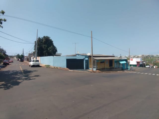 Casa com 372m², à venda, no bairro Chácara Manella em Cambé