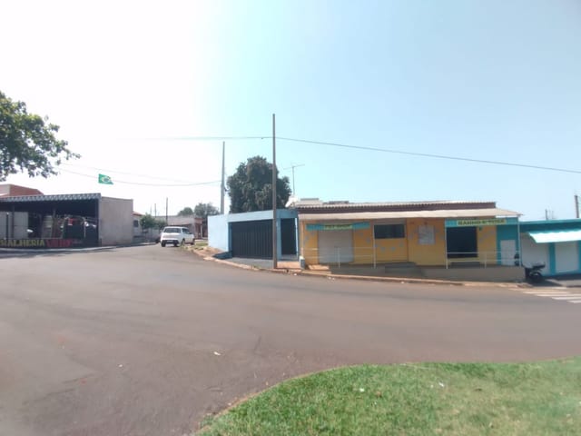 Casa com 372m², à venda, no bairro Chácara Manella em Cambé