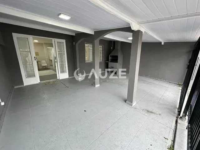 Casa com 100m² 2 quartos e 2 banheiros, à venda, no bairro Xaxim em Curitiba