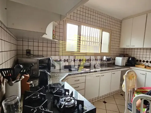 Casa com 200m² 3 quartos e 2 banheiros, à venda, no bairro Núcleo Habitacional José Regino em Bauru