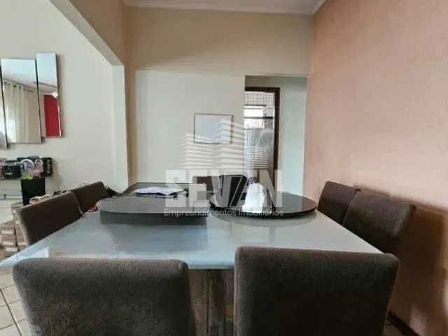 Casa com 200m² 3 quartos e 2 banheiros, à venda, no bairro Núcleo Habitacional José Regino em Bauru