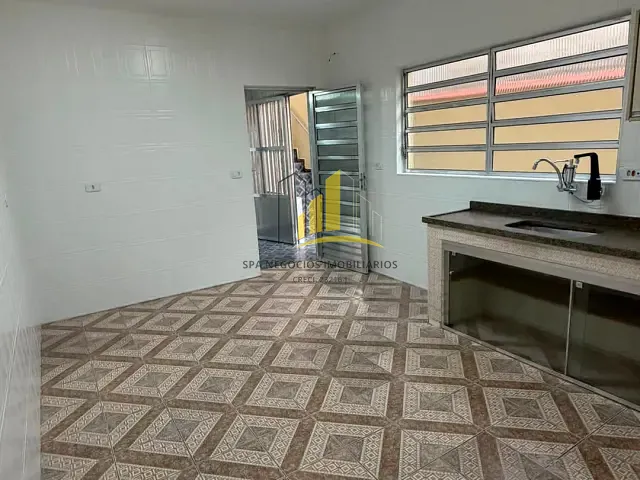 Casa 2 quartos e 1 banheiro, para alugar, no bairro Vila São Francisco (Zona Leste) em São Paulo