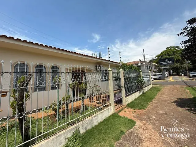 Casa 3 quartos e 3 banheiros, para alugar, no bairro Zona 05 em Maringá