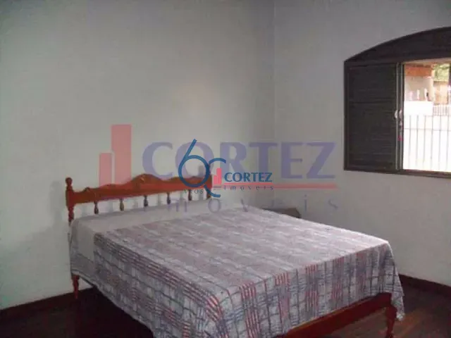 Casa com 1163m² 4 quartos e 2 banheiros, à venda, no bairro Vila Saibreiro em Rio Claro