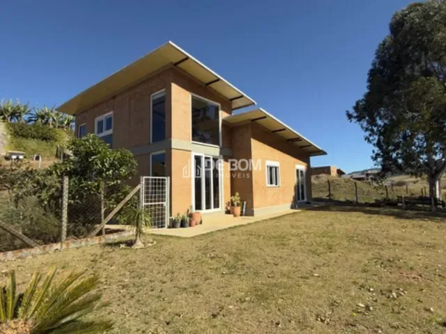 Casa com 260370m² 3 quartos e 2 banheiros, à venda, no bairro Residencial e Industrial Campo Alegre em Poços de Caldas
