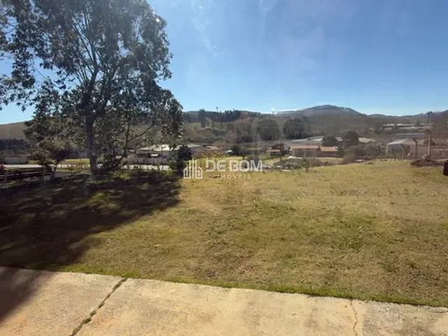 Casa com 260370m² 3 quartos e 2 banheiros, à venda, no bairro Residencial e Industrial Campo Alegre em Poços de Caldas