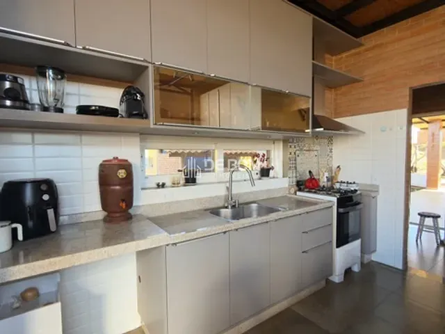 Casa com 260370m² 3 quartos e 2 banheiros, à venda, no bairro Residencial e Industrial Campo Alegre em Poços de Caldas