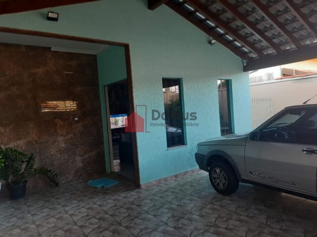Casa com 200m², à venda, no bairro Parque das Palmeiras em Pindamonhangaba