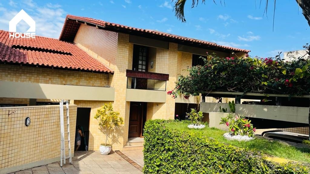 https://static.arboimoveis.com.br/CA0316_HSE/espetacular-residencia-na-ilha-mais-bonita-de-vitoria-com-qts-com-suite-e-closed-salas-cozinha-piscina-garagem-para-carros-linda-vista1627408887591deiae.jpg